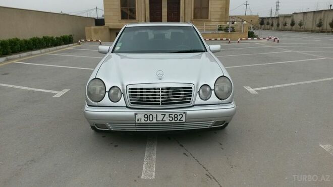 Mercedes E 220 1998, 257,771 km - 2.2 l - Bakı