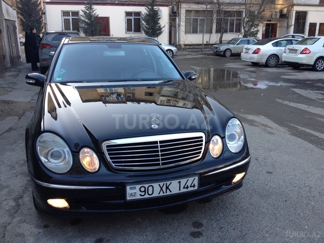 Mercedes E 270 2003, 210,650 km - 2.7 l - Bakı