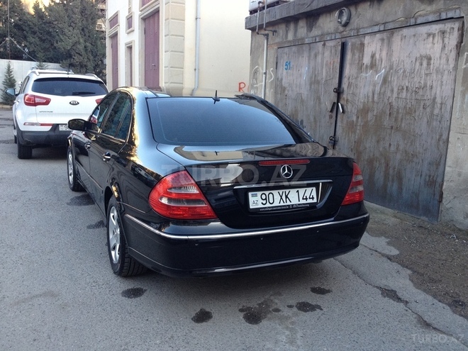 Mercedes E 270 2003, 210,650 km - 2.7 l - Bakı