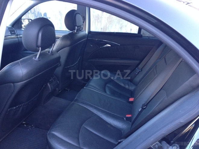 Mercedes E 270 2003, 210,650 km - 2.7 l - Bakı