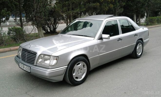 Mercedes E 200 1995, 165,000 km - 2.0 l - Sumqayıt