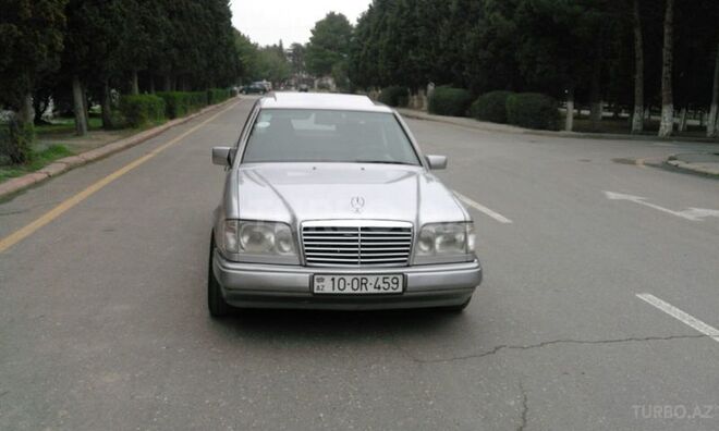 Mercedes E 200 1995, 165,000 km - 2.0 l - Sumqayıt