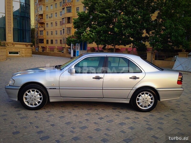 Mercedes C 220 2000, 204,000 km - 2.2 l - Bakı