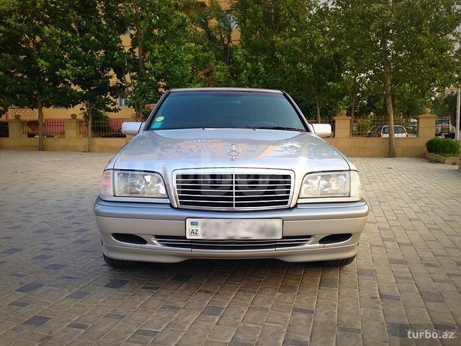 Mercedes C 220 2000, 204,000 km - 2.2 l - Bakı