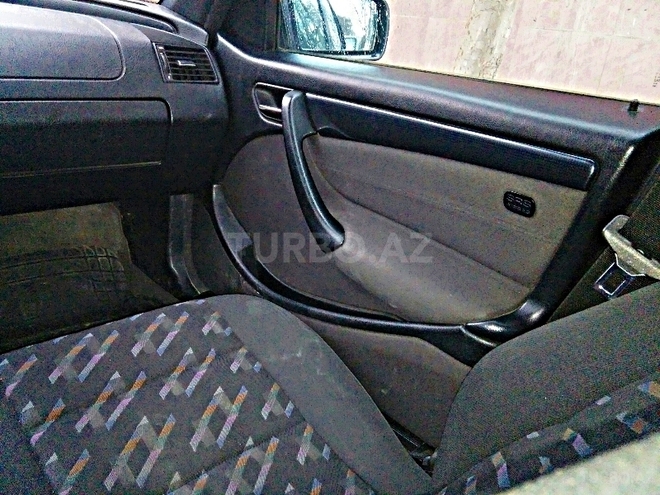 Mercedes C 180 1999, 320,000 km - 1.8 л - Bakı