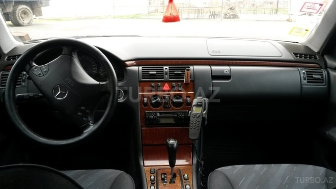 Mercedes E 240 2000, 220,000 km - 2.4 l - Bərdə