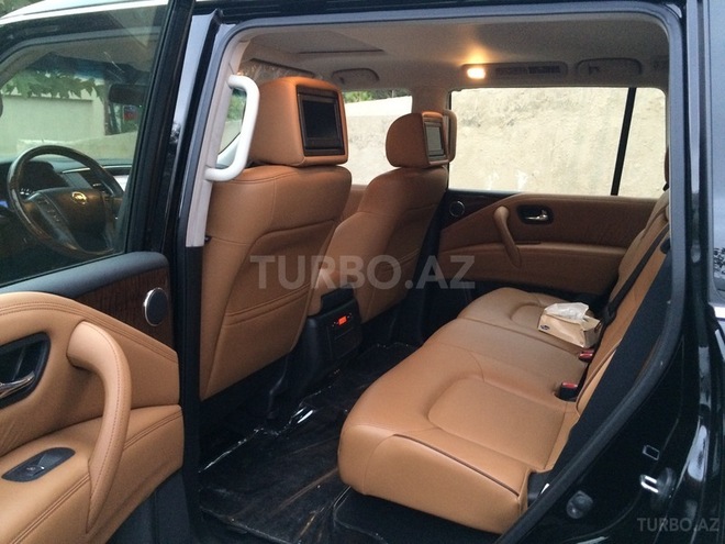 Nissan Patrol 2014, 32,000 km - 5.6 l - Bakı