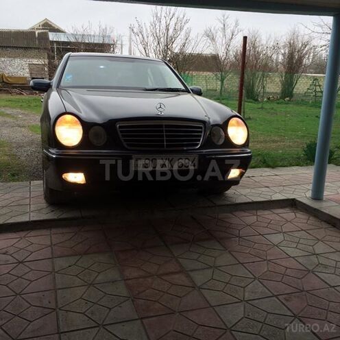 Mercedes E 240 2001, 205,123 km - 2.4 л - Ağdaş