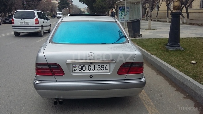 Mercedes E 240 1997, 195,000 km - 2.4 l - Sumqayıt