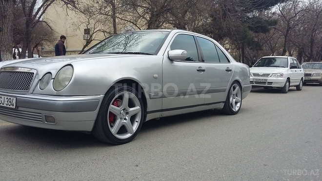 Mercedes E 240 1997, 195,000 km - 2.4 l - Sumqayıt