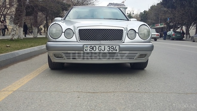 Mercedes E 240 1997, 195,000 km - 2.4 l - Sumqayıt