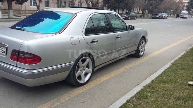 Mercedes E 240 1997, 195,000 km - 2.4 l - Sumqayıt