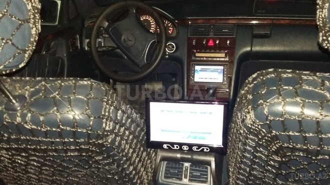 Mercedes E 240 1997, 195,000 km - 2.4 l - Sumqayıt