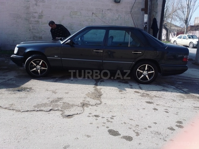 Mercedes E 230 1990, 370,500 km - 2.3 l - Bakı