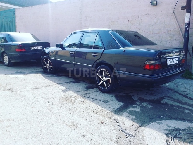 Mercedes E 230 1990, 370,500 km - 2.3 l - Bakı