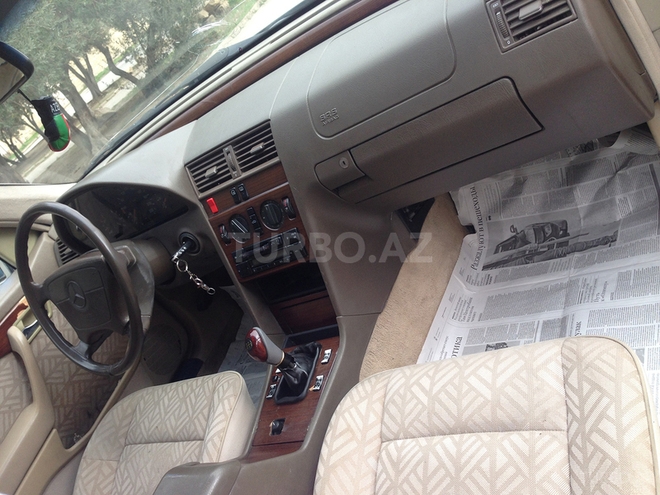 Mercedes C 250 1994, 200,000 km - 2.5 l - Sumqayıt
