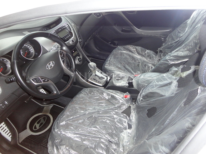 Hyundai Elantra 2013, 40,765 km - 1.8 l - Salyan