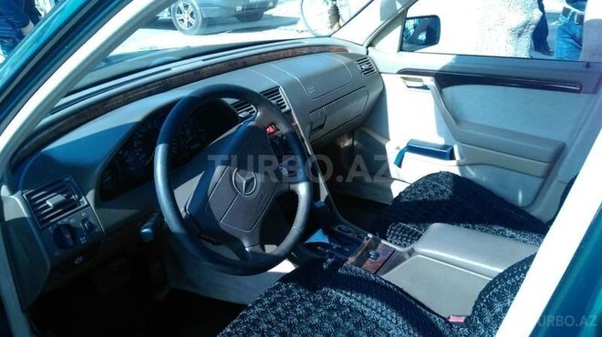Mercedes C 200 1995, 258,000 km - 2.0 l - Bakı