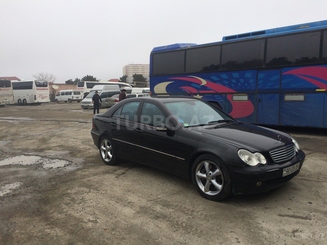 Mercedes C 270 2003, 290,000 km - 0.3 l - Bakı