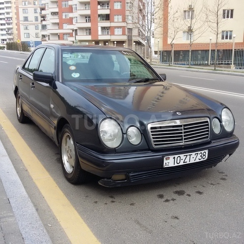 Mercedes E 220 1996, 330,000 km - 3.2 l - Bakı