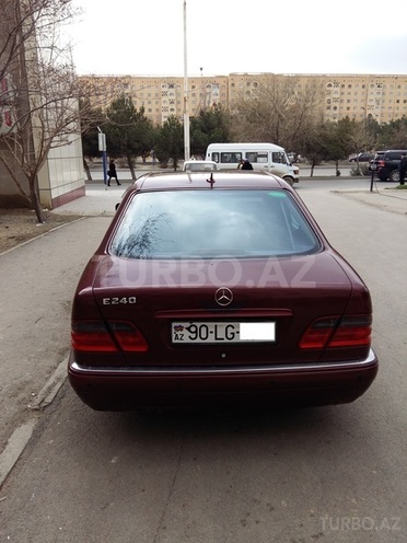 Mercedes E 240 1999, 192,000 km - 2.4 l - Bakı