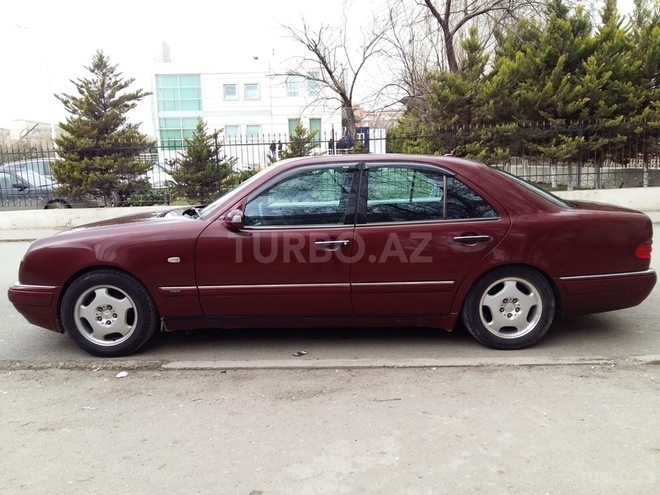 Mercedes E 240 1999, 192,000 km - 2.4 l - Bakı