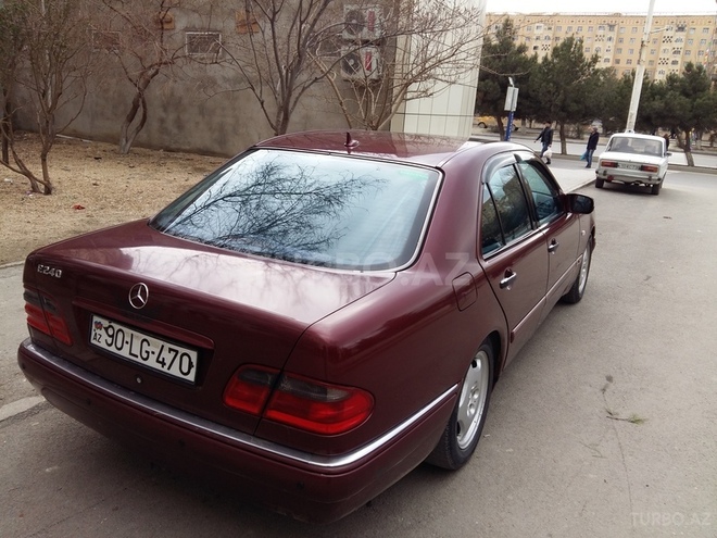 Mercedes E 240 1999, 192,000 km - 2.4 l - Bakı