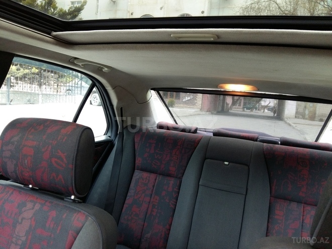 Mercedes E 240 1999, 192,000 km - 2.4 l - Bakı