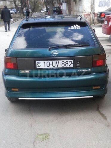 Opel Astra 1996, 180,000 km - 1.6 l - Bakı