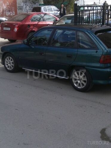 Opel Astra 1996, 180,000 km - 1.6 l - Bakı