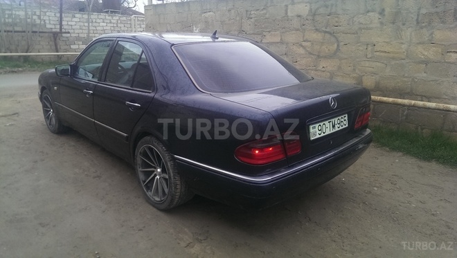 Mercedes E 220 1999, 317,000 km - 2.2 l - Bakı