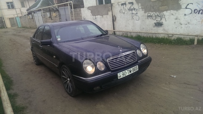 Mercedes E 220 1999, 317,000 km - 2.2 l - Bakı