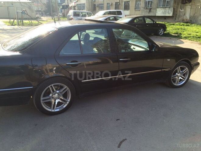 Mercedes E 280 1998, 302,000 km - 2.8 л - Bakı