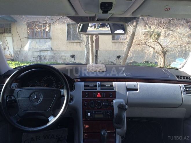 Mercedes E 280 1998, 302,000 km - 2.8 л - Bakı