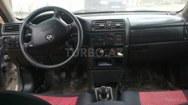Opel Vectra 1994, 300,000 km - 1.7 l - Bakı