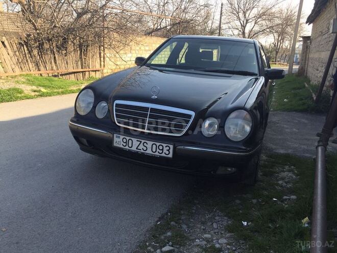 Mercedes E 220 2000, 193,000 km - 2.2 л - Bakı