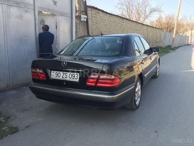Mercedes E 220 2000, 193,000 km - 2.2 л - Bakı