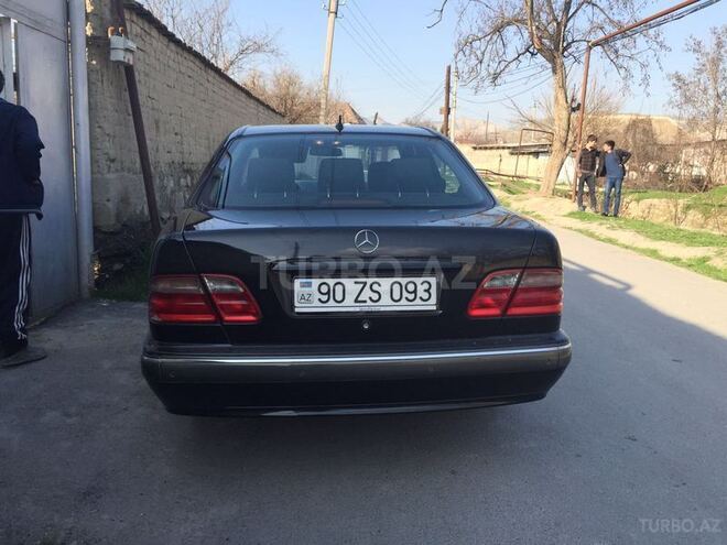 Mercedes E 220 2000, 193,000 km - 2.2 л - Bakı