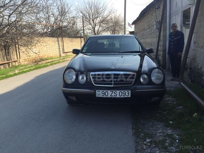 Mercedes E 220 2000, 193,000 km - 2.2 л - Bakı