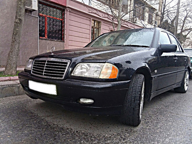 Mercedes C 180 1999, 300,000 km - 1.8 л - Bakı
