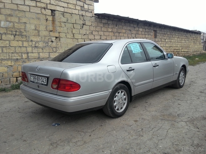 Mercedes E 240 1998, 332,000 km - 2.4 l - Sumqayıt
