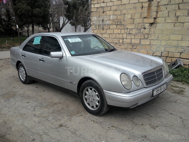 Mercedes E 240 1998, 332,000 km - 2.4 l - Sumqayıt