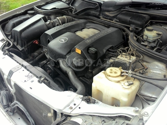 Mercedes E 240 1998, 332,000 km - 2.4 l - Sumqayıt
