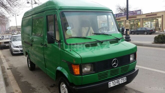 Mercedes 208 D 1992, 372,317 km - 2.3 l - Bakı