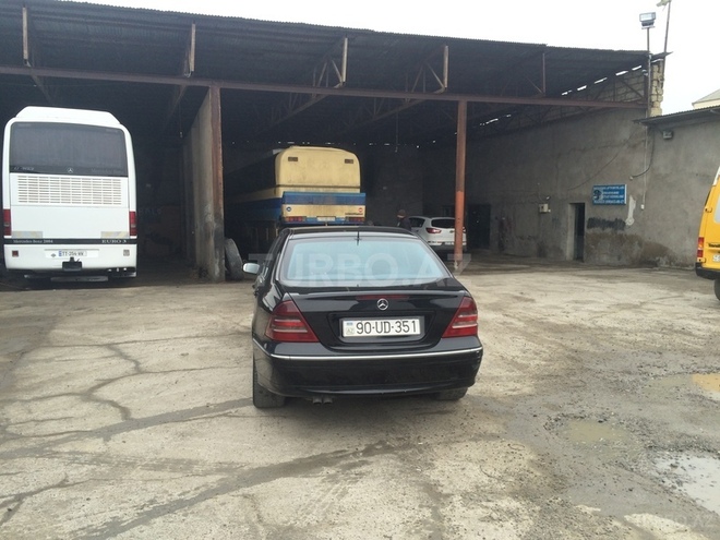 Mercedes C 270 2003, 200,000 km - 2.7 l - Bakı