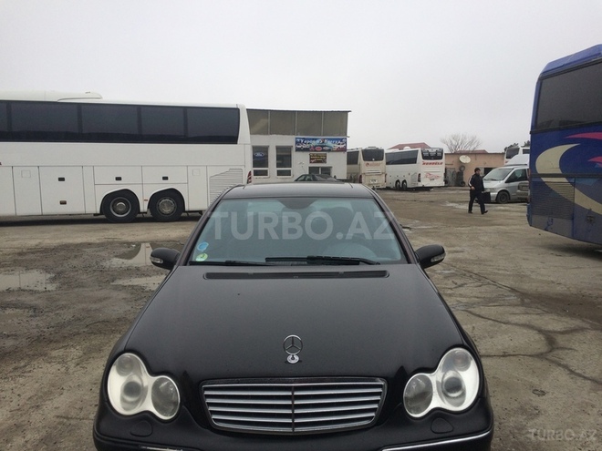 Mercedes C 270 2003, 200,000 km - 2.7 l - Bakı