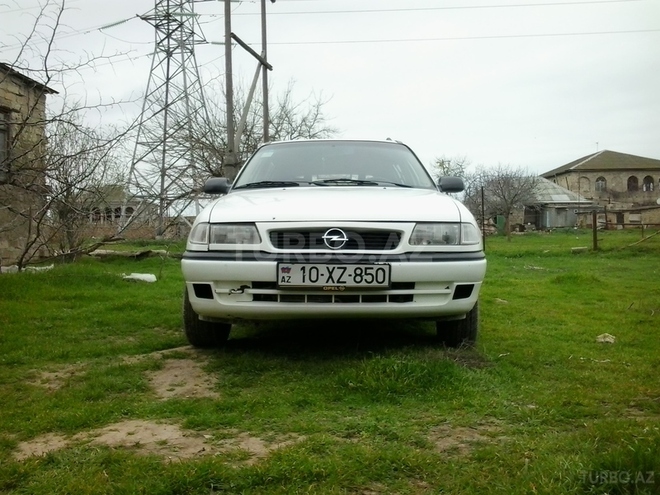 Opel Astra 1994, 300,000 km - 1.7 l - Bakı