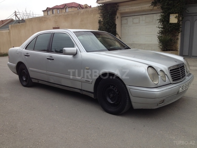 Mercedes E 200 1996, 350,000 km - 2.0 l - Bakı