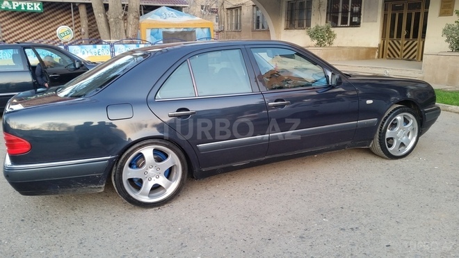 Mercedes E 240 1998, 220,000 km - 2.4 l - Gəncə