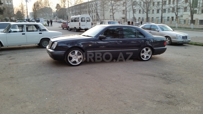 Mercedes E 240 1998, 220,000 km - 2.4 l - Gəncə